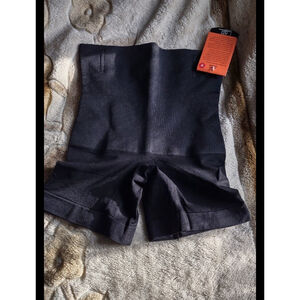 NWT Women's Size Small Shape Wear Spanx Shorts